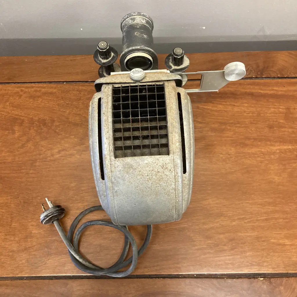 Original Vintage 1950's Noris Trumpf 150 Slide Projector With Roll Film Adaptor Image 1++